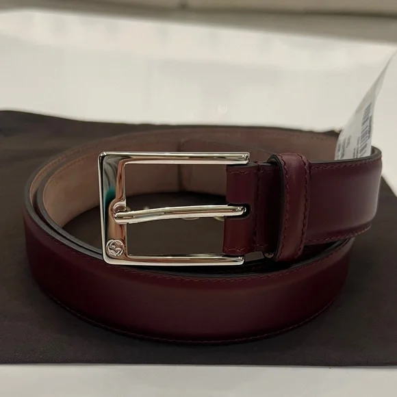 Gucci Burgundy Leather Belt with Silver Buckle display picture 2